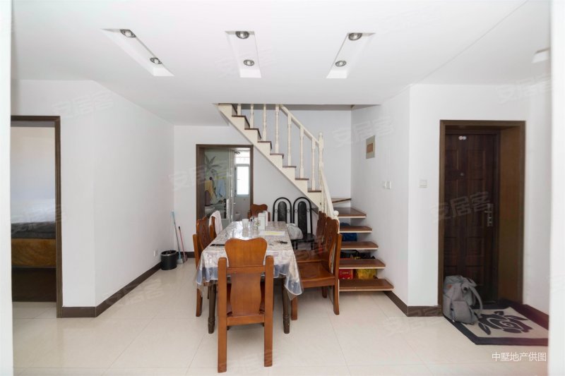 顶楼复式 带大露台 离 近 诚心出售 价格可小刀,康利园(北区)二手房