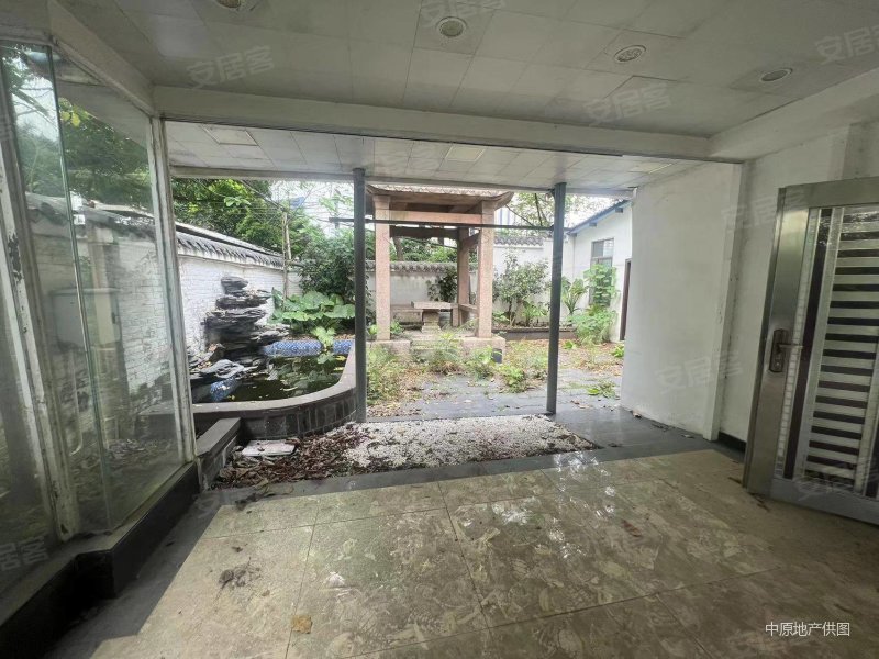 华侨新村独栋别墅,花园280平可停6台车,适合自住适合做餐饮
