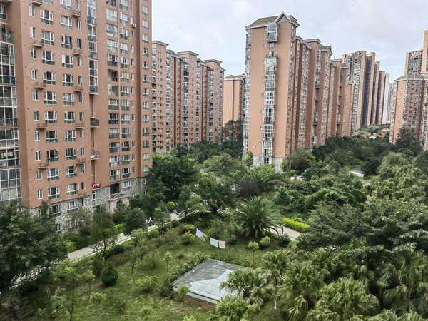 昆明官渡世纪城茗春苑世纪城大四房 居然之家车立方旁 适合办公宿舍