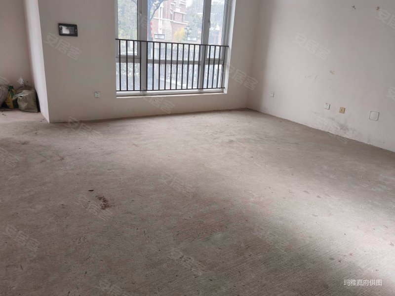 背靠龙泉山君度半山带前后花园100平房东急售看房方便