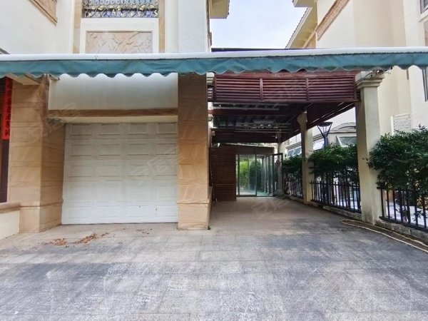 汕头龙湖星湖商业城香域水岸香域水岸别墅!带前后花园150平!