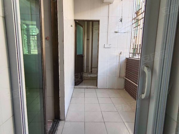 深圳宝安西乡麻布新村(西乡街道)一号线坪洲地铁5米 超大阳台两房