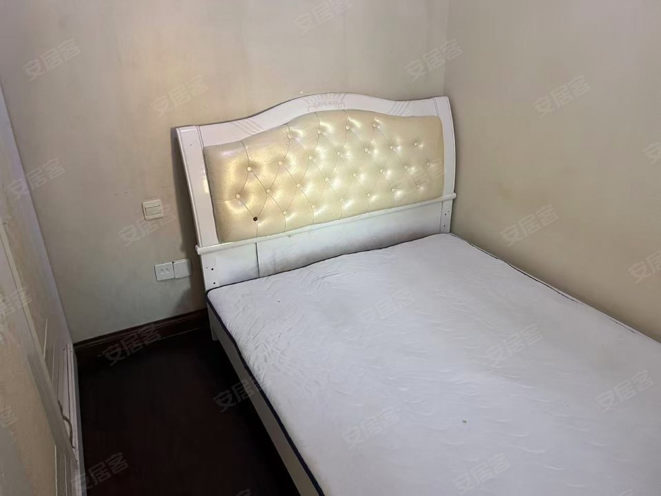 坝上街环球中心 2室2厅1卫