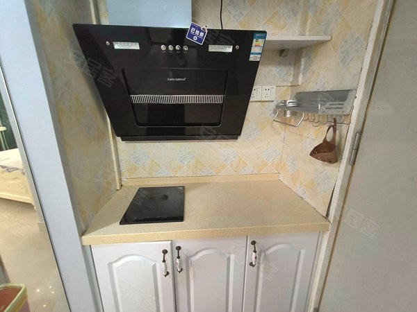 近老街大剧院电影大厦单房出租装修好大飘窗景观好,罗湖租房-深圳58