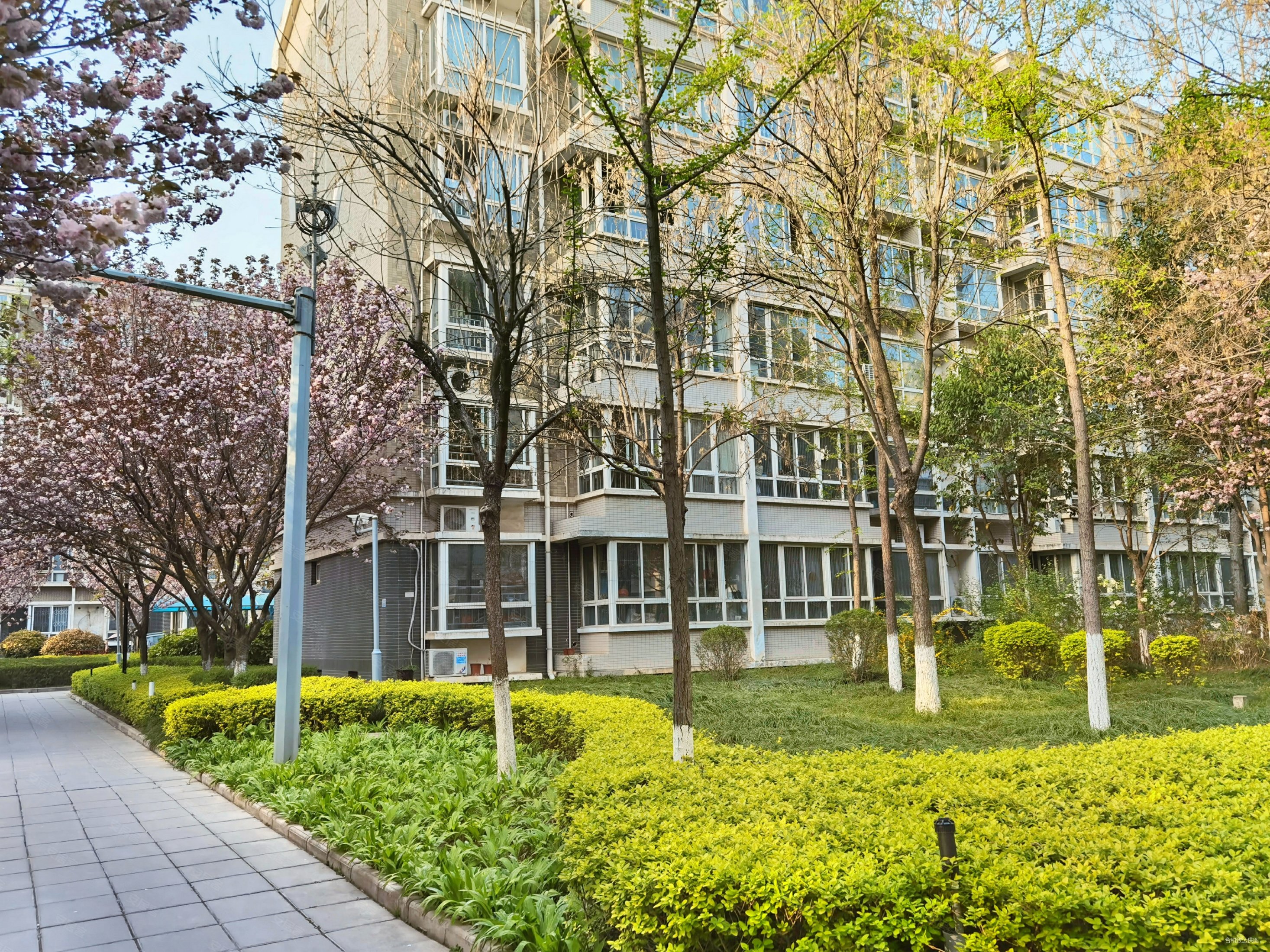 业主诚意出,长庆湖滨花园(一区)二手房,95万,3室2厅,1卫,87平米-西安