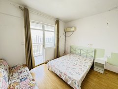 武汉洪山铁机路八号线徐东站徐东馨苑独阳超大阳台,天然气洗澡,近销品茂万象汇出租房源真实图片