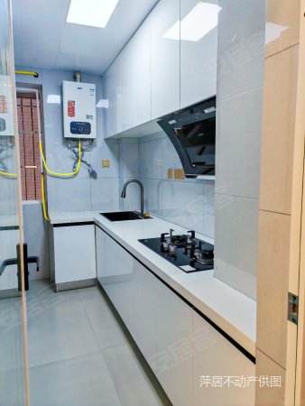 沃尔玛旁,全新精装套三,家具家电齐全直接拎包入住,锦绣尚城二手房