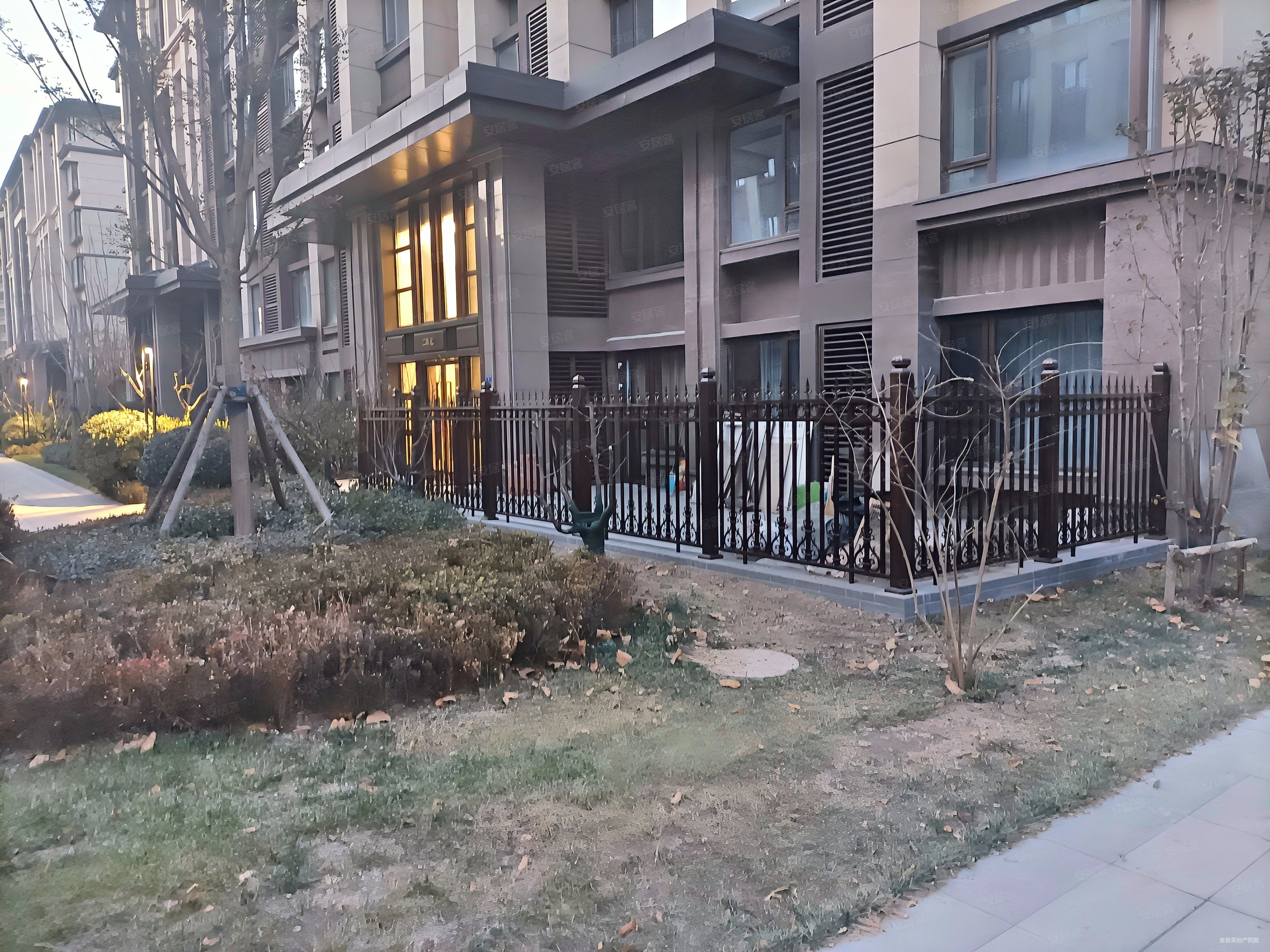 团泊花园洋房 集中供暖 好楼层 环境好 三面朝阳 价格可谈,中骏云景台