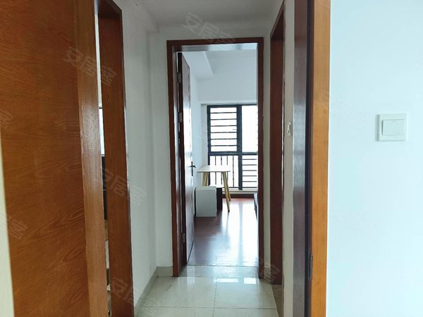 深圳南山南油南园枫叶公寓南山,南光地铁口精装三房,8000,领包入住