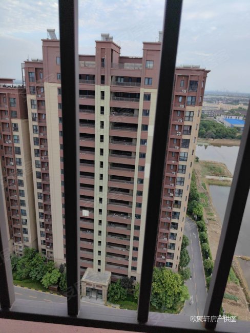 太湖新城天玺3室2厅2卫100.21㎡南北115万