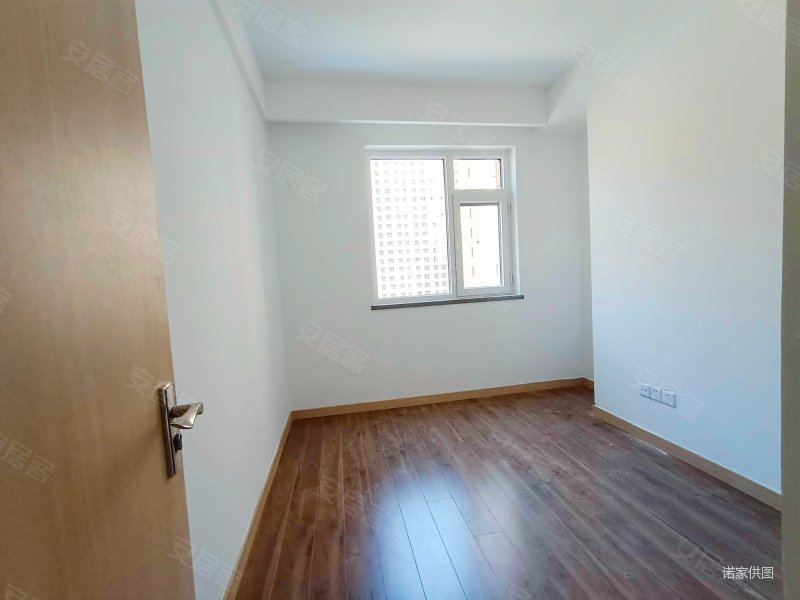 次新小区 精装修 出行方便 带电梯 双卫生间 明厨明卫,贻成学府世家