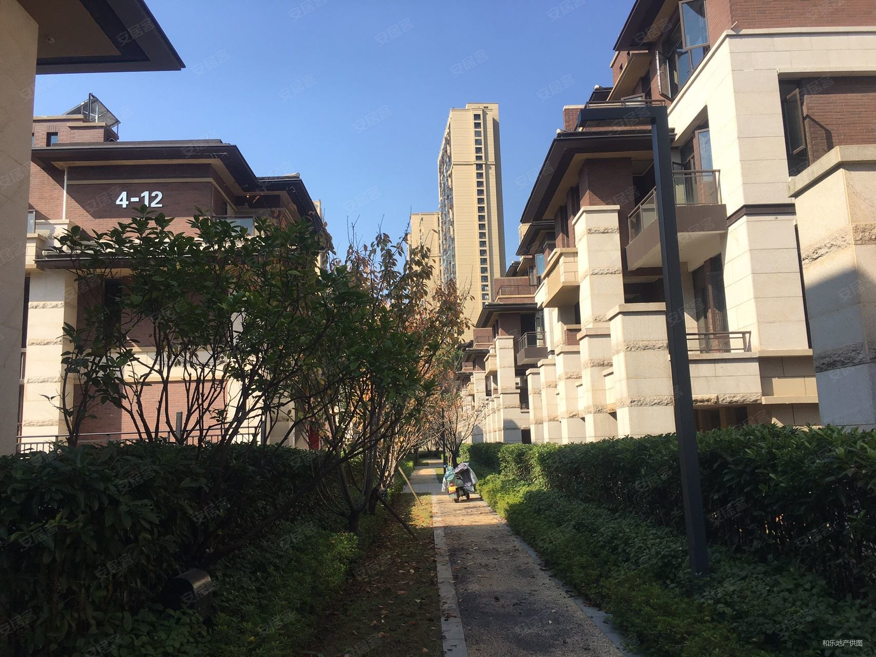 中航城国际社区(南区别墅)5室2厅4卫159㎡南北460万