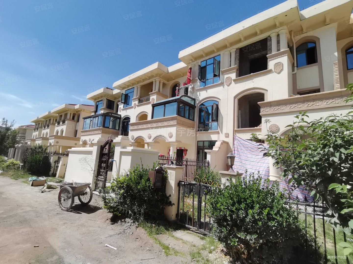 单价9500 随时看,大名城别墅二手房,210万,4室2厅,3卫,220平米-兰州