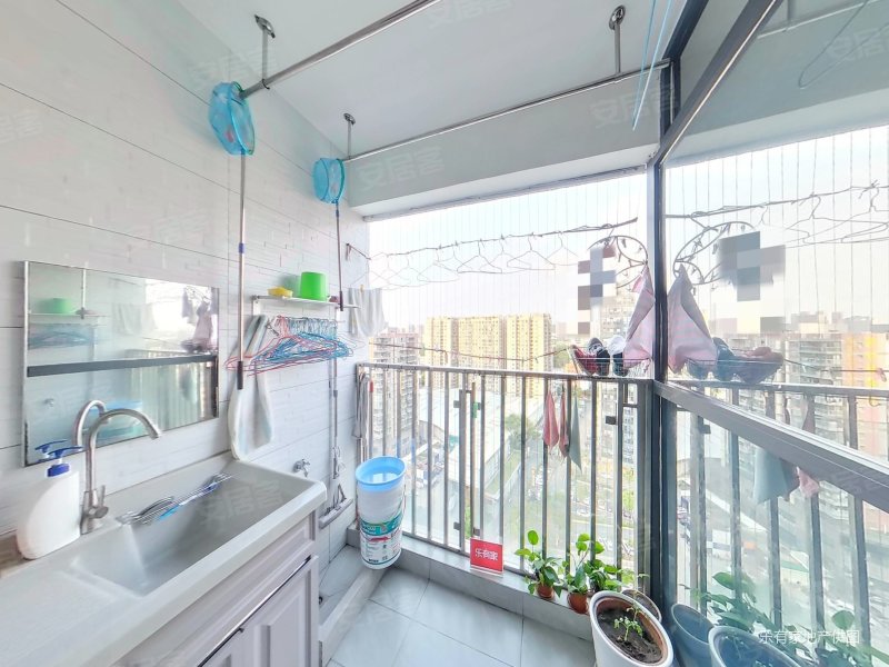 花半里清湖花园新上精装三房,使用率高,新华  还在