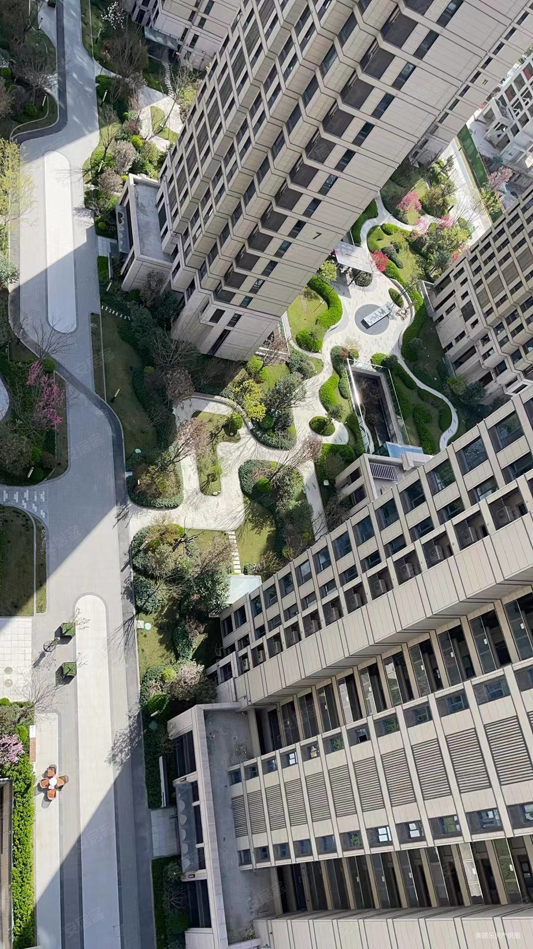 急售沣河旁地铁口沣水云岭大横厅三室两卫精装修