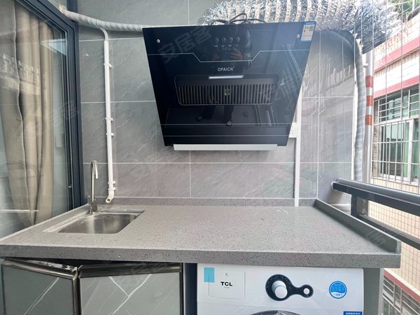 深圳宝安石岩罗租旧村石岩浪心村精装修大单间近宏发