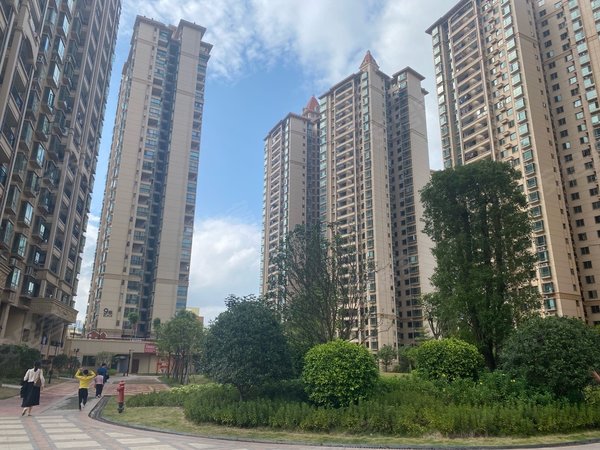 南宁青秀凤岭北江宇阳光城江宇阳光城 3室2厅2卫 配套齐全 床已新购