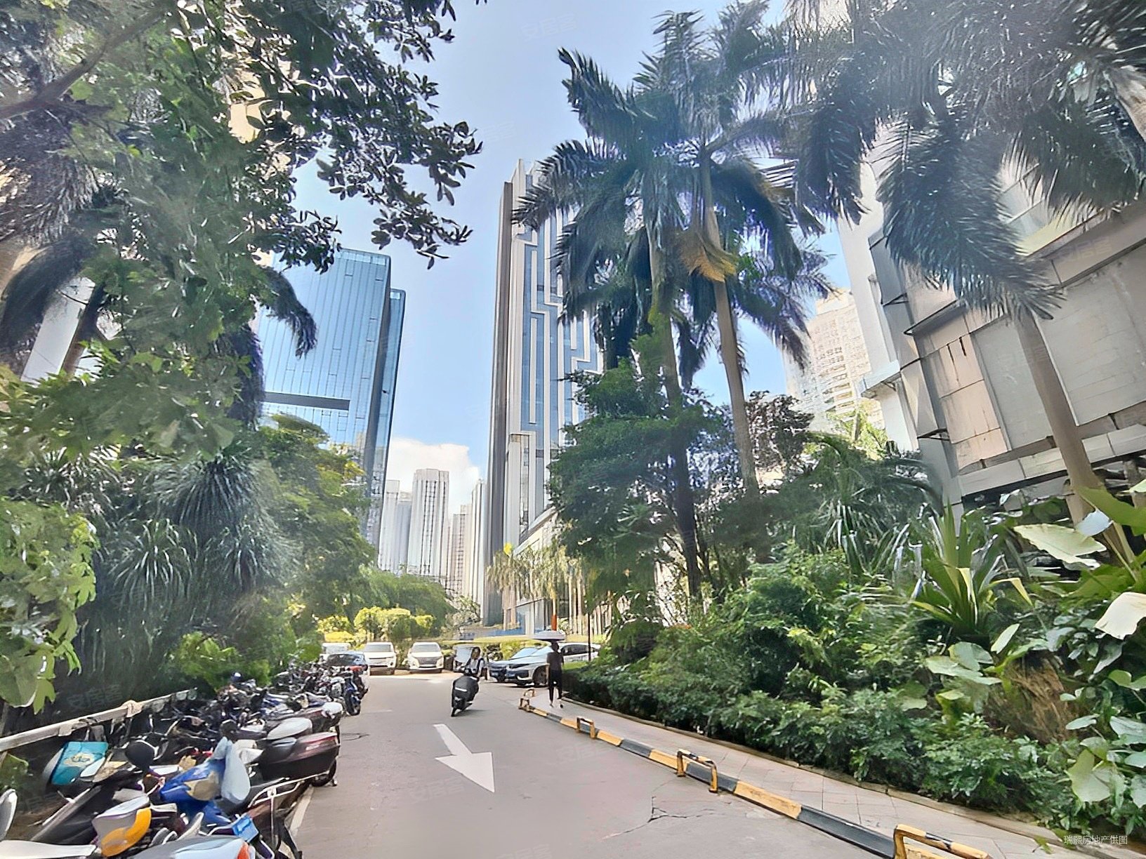 海口市龙华区世贸富丽花园蔚兰天成金山广场精装三房两厅两卫