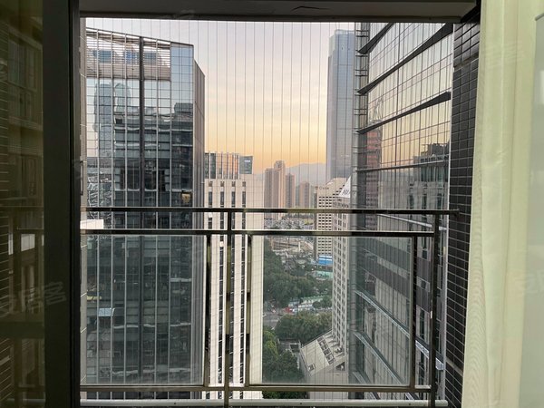 蔡屋围租房,好房必看京基一百,旁边是kk mall,楼下就是大剧院地铁站