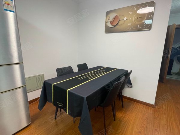 上海浦东南汇周边馨悦名邸新出名邸电梯观景两房全配指纹锁随时看房