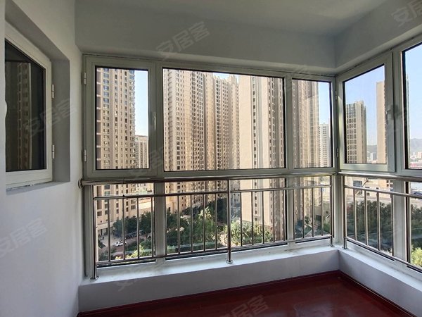 五一路 维多利亚 电梯中层 空房 三居室 价格可议出租房源真实图片