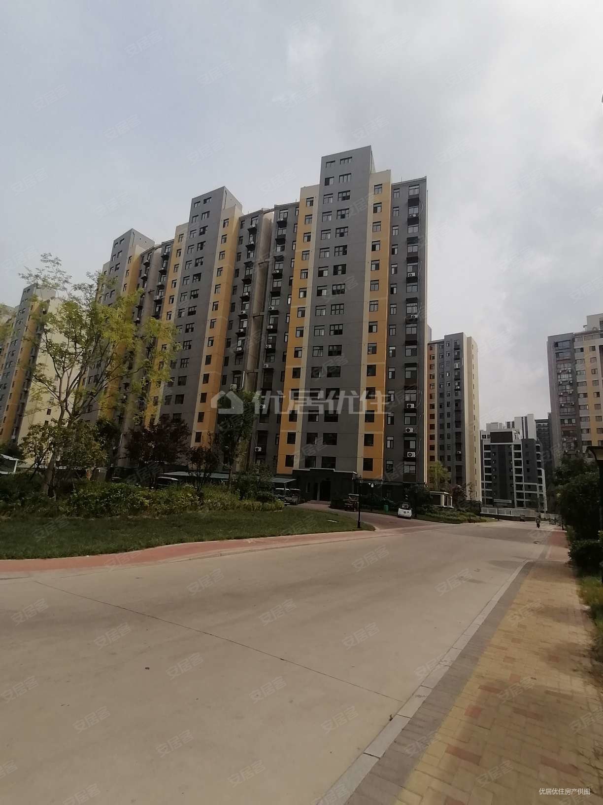 亿隆滨湖新城2室2厅2卫123㎡南北95万