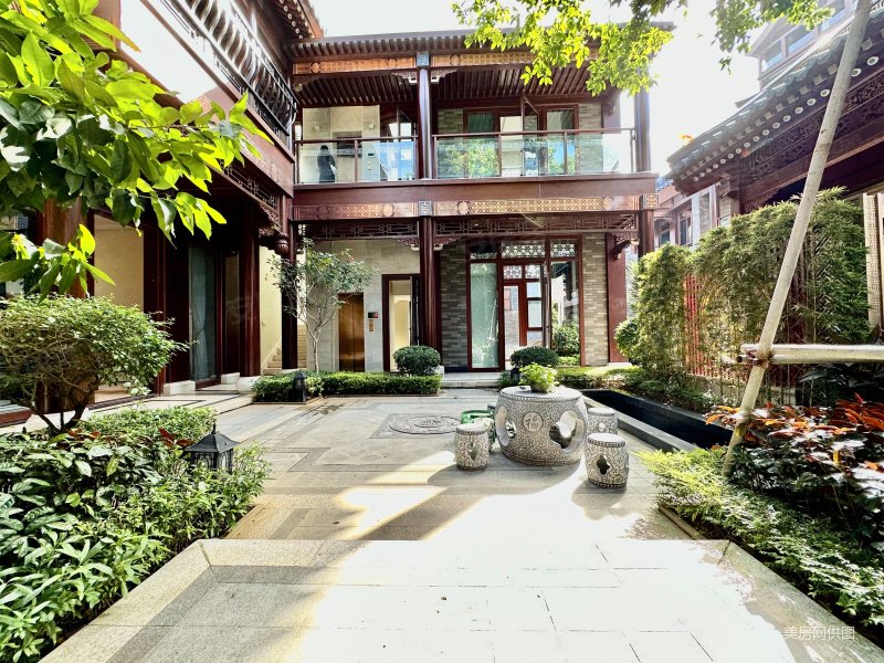 华皓亚龙府别墅