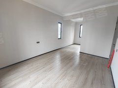 惠州仲恺惠环凤凰华府精装修大四房出租,不看医院,近惠环轻轨站,惠环市场出租房源真实图片
