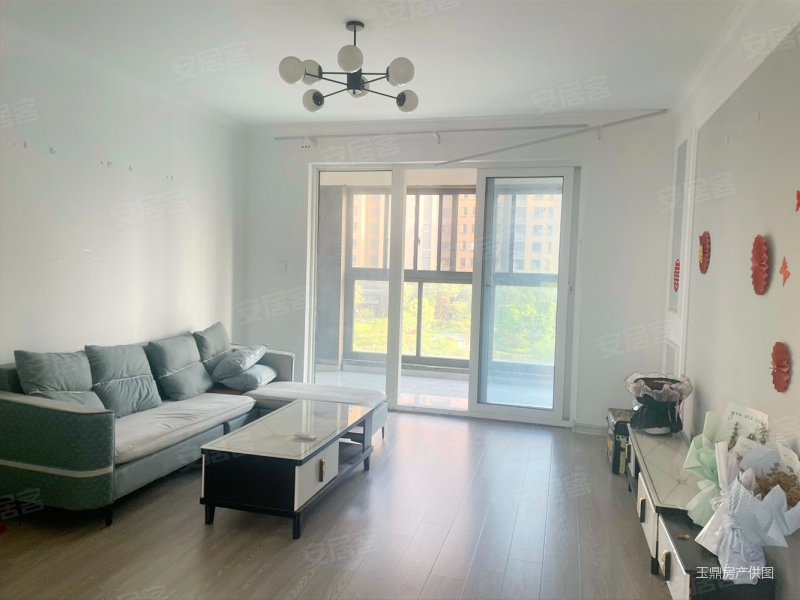 冠城大通蓝郡梅苑 南北通透 龙池站 双卫生间 楼龄新