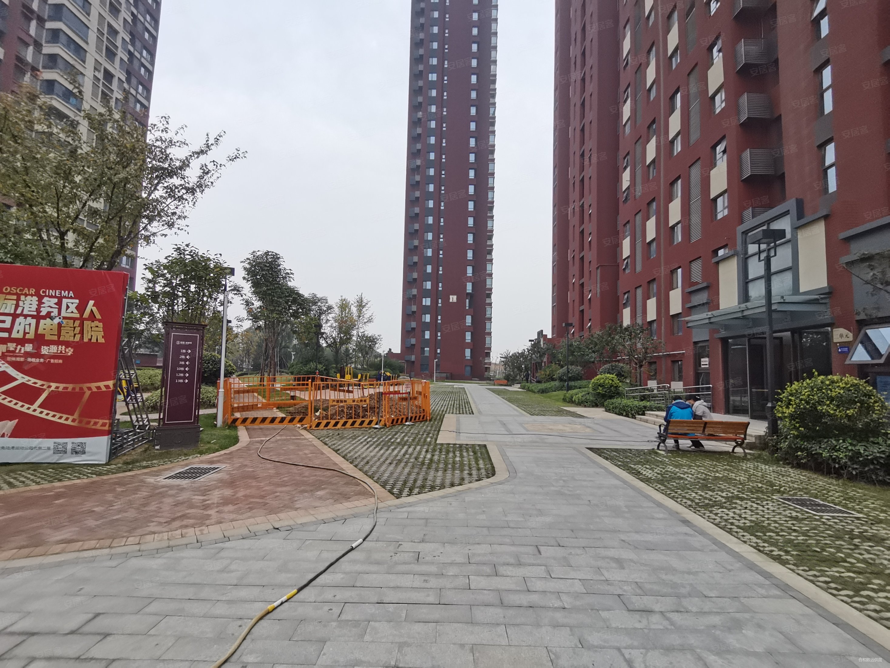 捡漏陆港滨海湾小区大两室河景纯毛坯大阳台看房方便