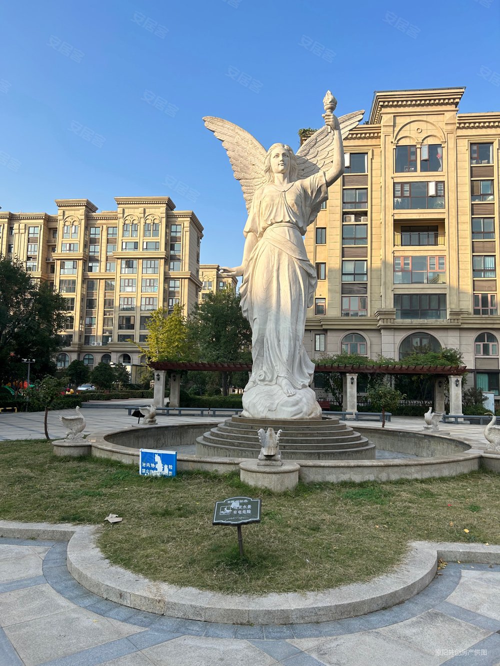 东辉蓝堡湾3室2厅2卫138㎡南北76万