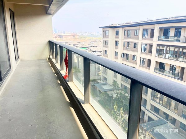 业主急售融创九云府南北通透一梯一户纯板式洋房随时看房