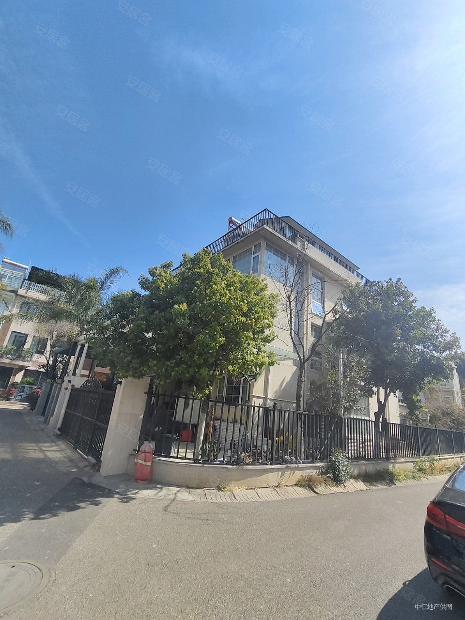 滇池卫城蓝溪带200平米大花园豪装680万位置安静