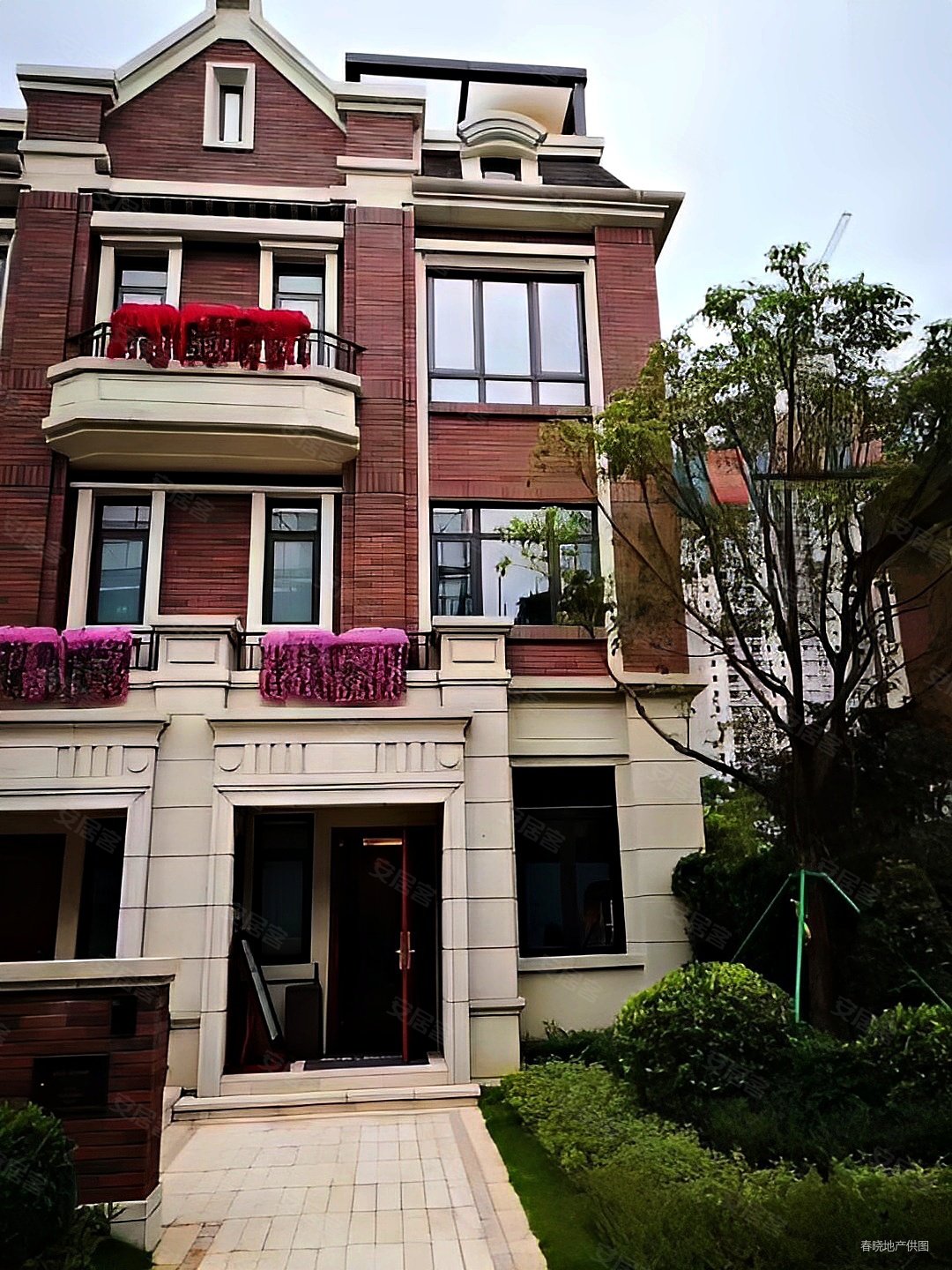 新小区艺境松山湖联排别墅业主急售全小区性价比之一价格可议