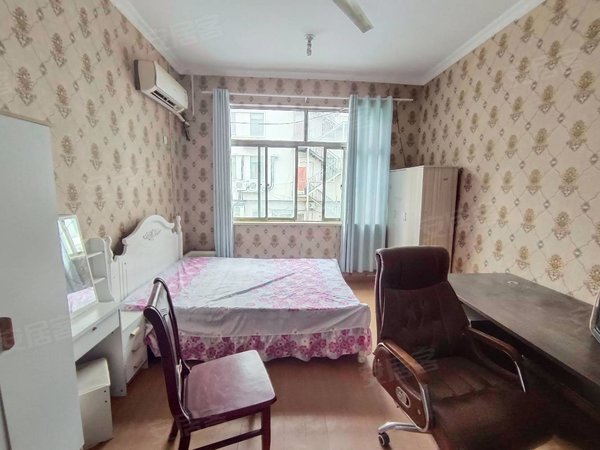 苏州相城黄埭长泾村西浜小区西浜小区独立卫出租,朝南,房间很大,全天