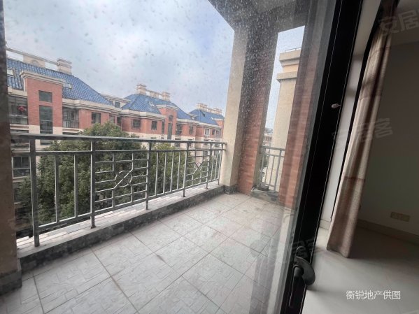 顶复新理想花园4房3卫满五少税费