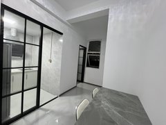 杭州钱塘下沙江湾下沙江滨地铁口，保利东湾一室一厅带阳台，厅室分离押一付一出租房源真实图片