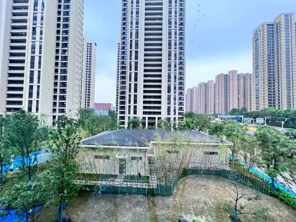 朝南 交通便捷,都会澜岸花园二手房,290万,3室2厅,1卫,105平米-南京