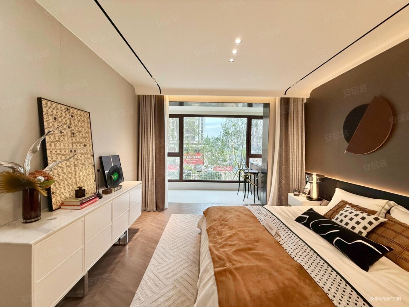 金品世家4室2厅2卫151㎡南北135万