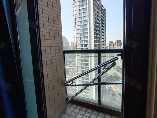 【多图】东海蓝钻1号,临平租房,无中介 东海水景城 真实价格 整租 可