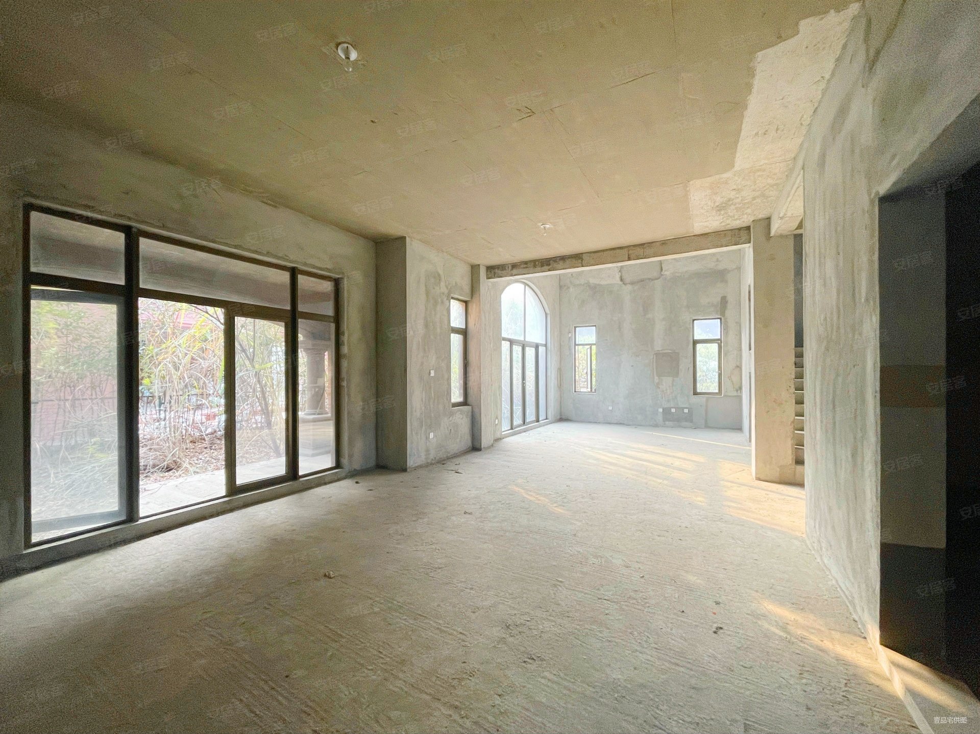 龙泉蜀都大道旁中粮御岭湾纯别墅高端住宅区 带超大花园随时看房