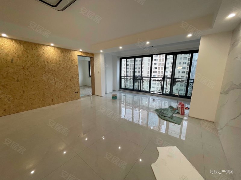 人民广场中福城三期大平层南北通透满五年随时看随时可以交房