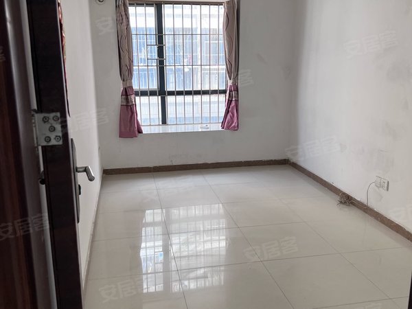 深圳宝安福永福馨花园福馨花园 4室2厅2卫出租房源真实图片