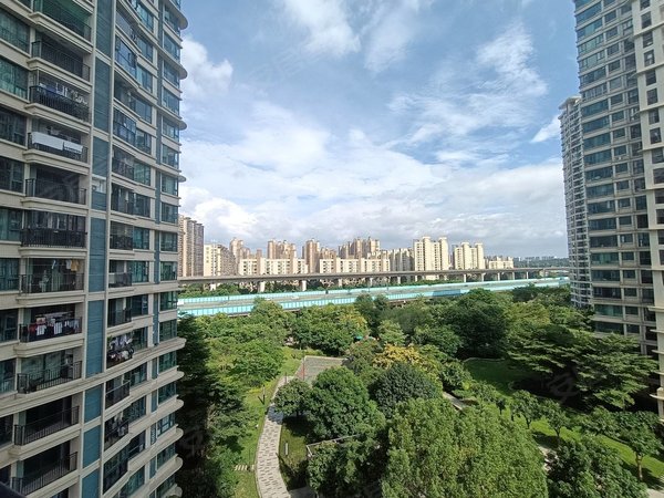 广州花都新区雅居乐锦城花冠集仅租2600可谈 精装修汇通广场 高层