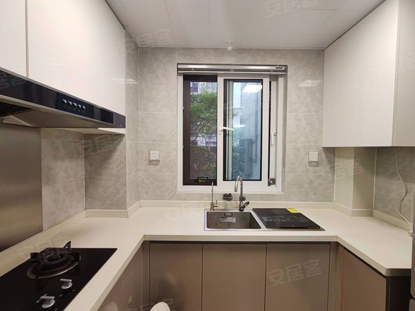 苏州常熟万达广场澜山悦庭虞山脚下 近外国语 精装洋房 小区环境好