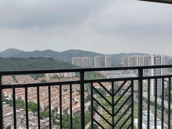 广州黄埔永和开发区实地常春藤(三期)实地常春藤 3室2厅2卫  装修舒适