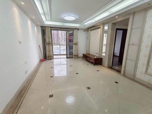 【多图】富力广场s区,龙津租房,新净三房带主套 采光好 视野开阔,荔湾