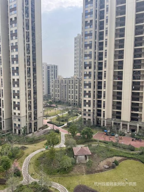 盈都君悦3室2厅1卫80㎡南北95万