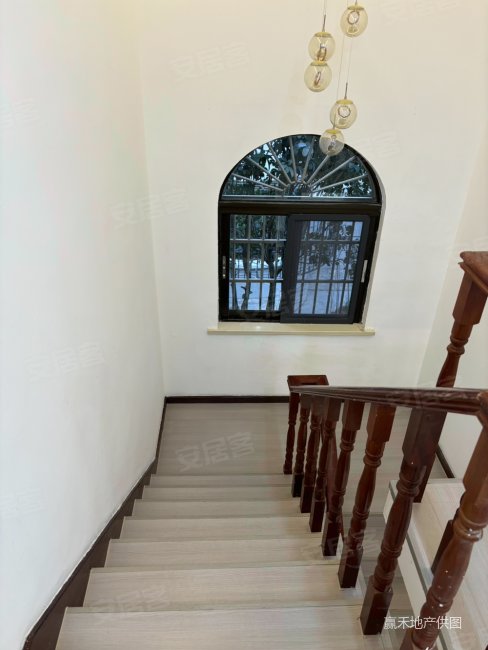 花与叶的结合 城与墅的拥抱 淞宝城区可重建的别墅,宝宸花园二手房