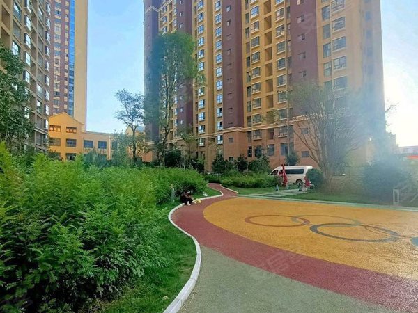 曲靖麒麟万达广场水岸雅苑万达旁 水岸雅苑单身公寓出租 带家具家电